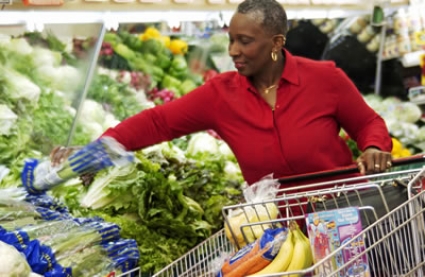 8 Tips To Shop Right, Save Money and Calories!